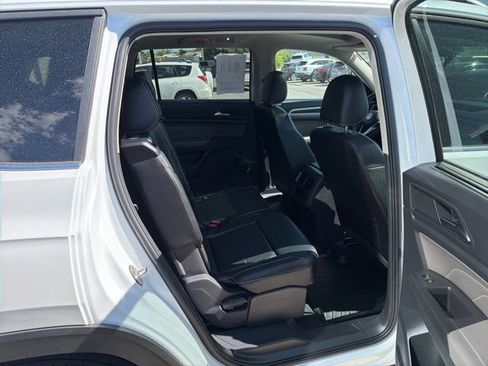 Used 2023 Volkswagen Atlas SEL AWD/4WD image 32
