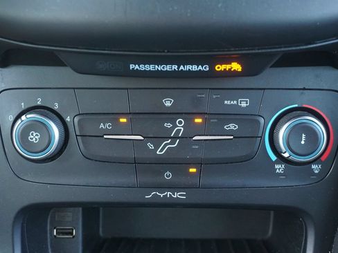 Used 2018 Ford Focus ST FWD image 9