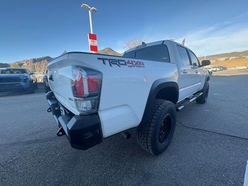 Used 2023 Toyota Tacoma TRD Off-Road image 9