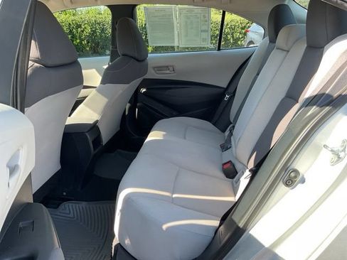 Used 2022 Toyota Corolla LE FWD image 15