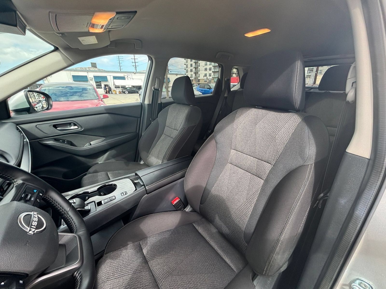 Used 2025 Nissan Rogue SV FWD image 35
