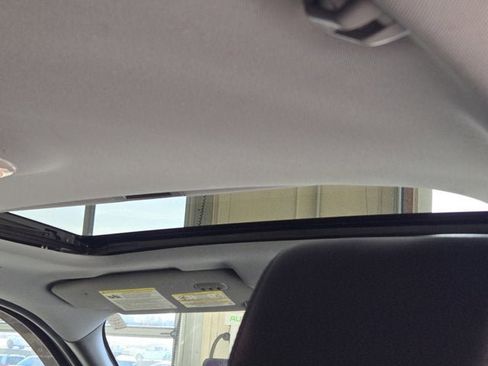 Used 2012 Ford F150 Lariat w/ Lariat Chrome Pkg image 12