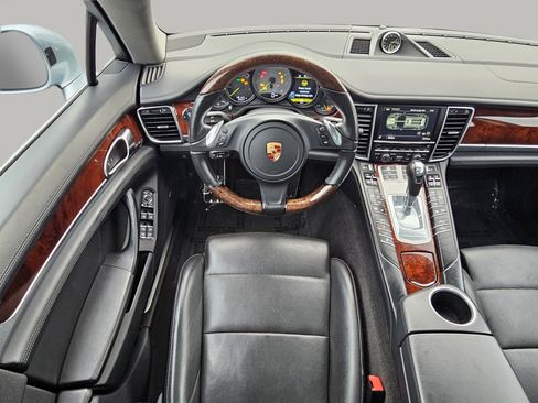 Used 2014 Porsche Panamera S image 8