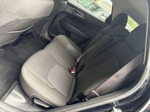 Used 2025 Kia Sportage LX FWD image 37