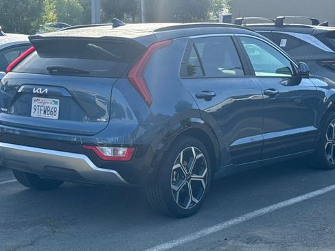 Used 2025 Kia Niro EX Touring FWD image 5