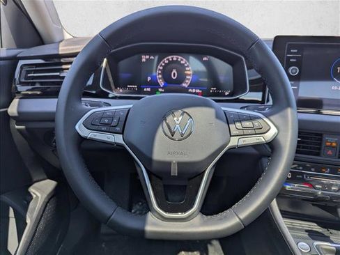 New 2026 Volkswagen Jetta SE FWD image 15