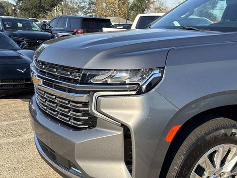 Used 2021 Chevrolet Tahoe Premier w/ Premium Package image 2