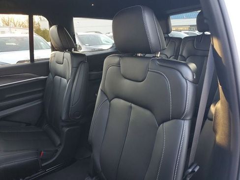 New 2025 Jeep Grand Cherokee L Limited image 14