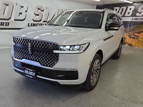 New 2025 Lincoln Navigator Reserve image 11