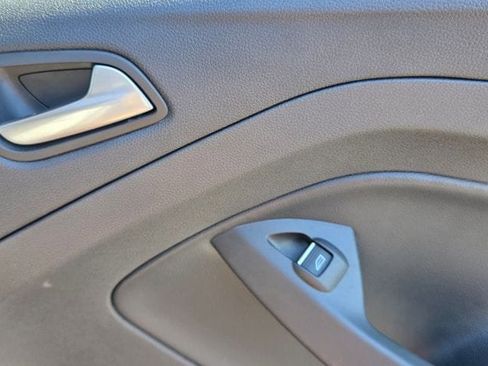 Used 2017 Ford Escape SE w/ Equipment Group 201A AWD/4WD image 37