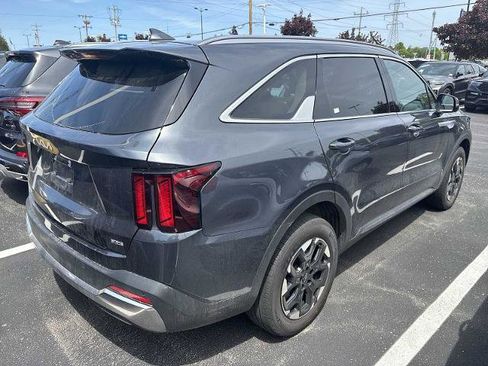 Used 2024 Kia Sorento S w/ Panoramic Sunroof Package AWD/4WD image 3