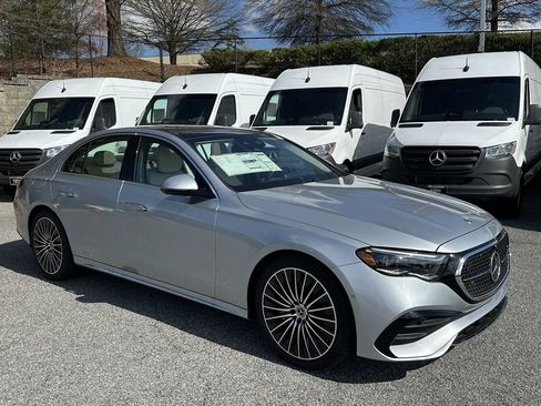 New 2026 Mercedes-Benz E 450 4MATIC Sedan image 2