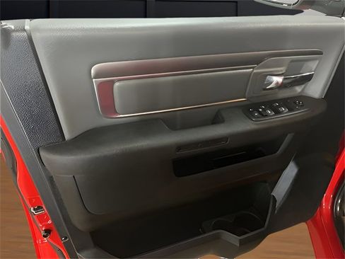 Used 2021 RAM 1500 Classic SLT image 34