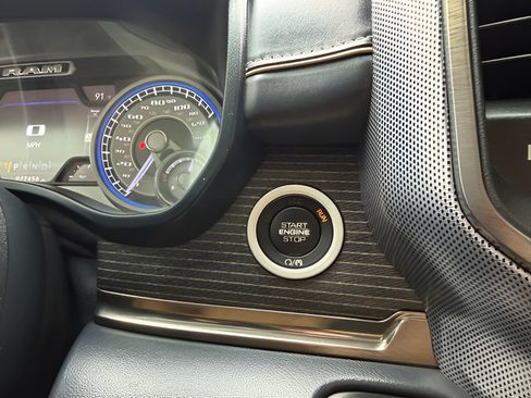 Used 2019 RAM 1500 Limited AWD/4WD image 36