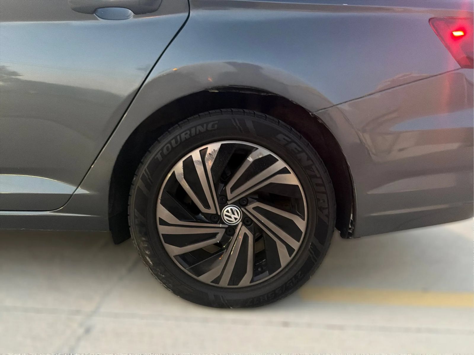 Used 2019 Volkswagen Jetta SEL Premium FWD image 32