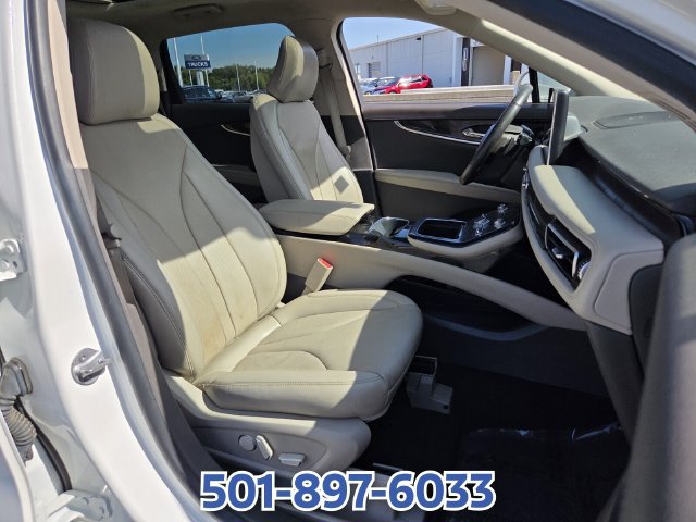 Certified 2023 Lincoln Nautilus Reserve w/ Luxury Package AWD/4WD image 16