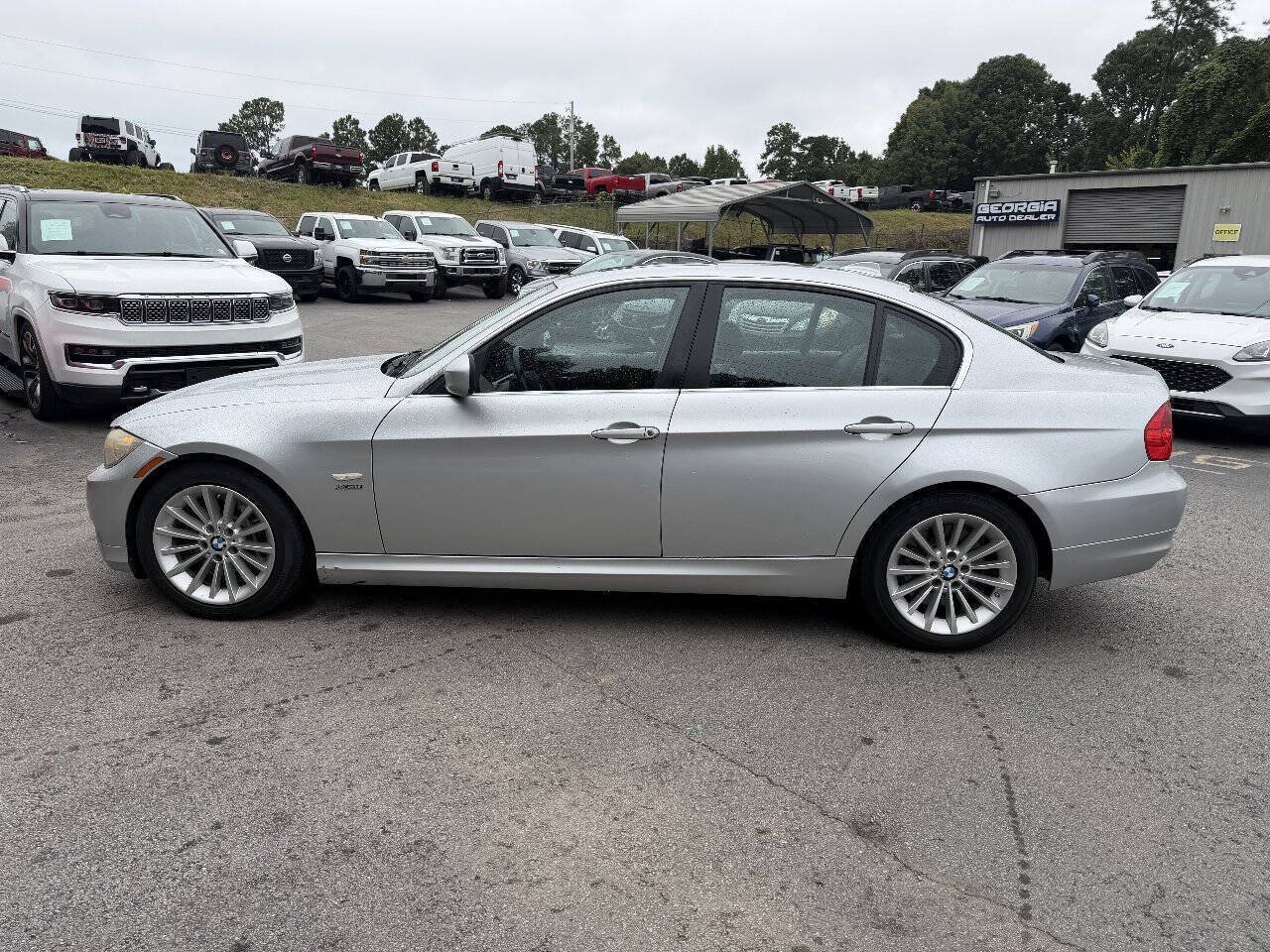 Used 2011 BMW 335i xDrive Sedan AWD/4WD image 6