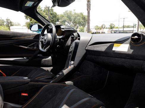 Used 2025 McLaren 750S RWD image 64