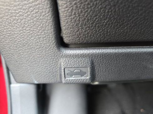 Used 2017 Subaru Outback 2.5i Premium AWD/4WD image 30