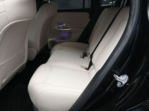 Used 2023 Mercedes-Benz GLA 250 w/ Premium Package image 20