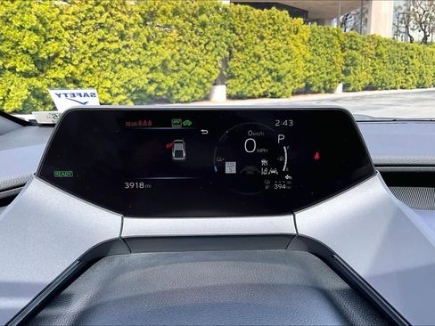 Used 2026 Toyota Prius Plug-In Hybrid image 24