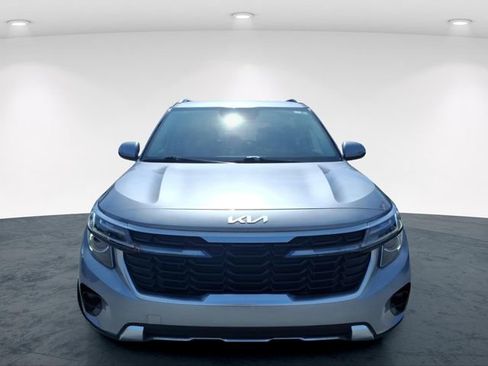 Used 2024 Kia Seltos EX AWD/4WD image 4