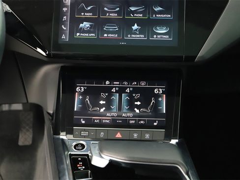 Used 2022 Audi e-tron Premium image 20