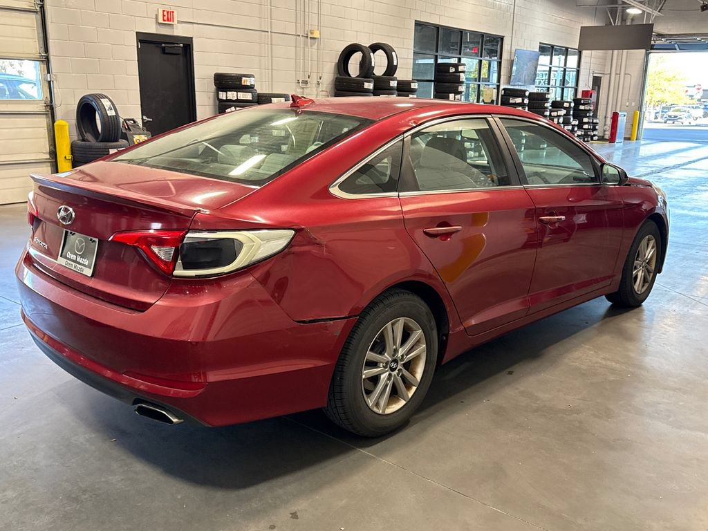 Used 2016 Hyundai Sonata SE FWD image 4