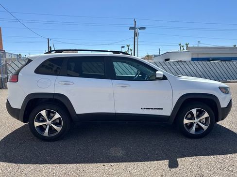 Used 2020 Jeep Cherokee Latitude w/ Quick Order Package 26F North AWD/4WD image 6