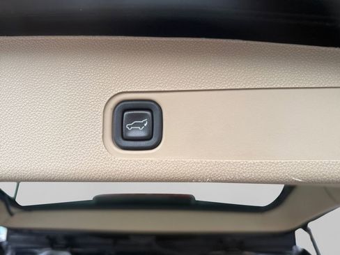 Used 2012 GMC Yukon Denali image 29