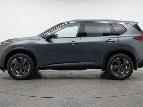 Used 2025 Nissan Rogue SV FWD image 5