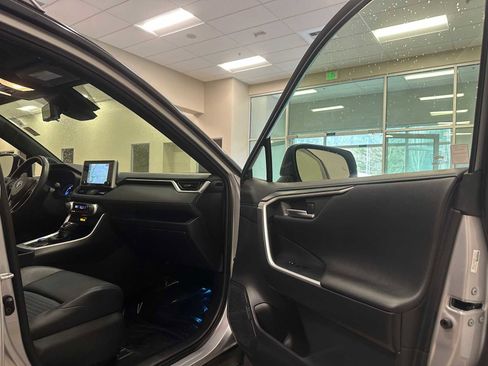 Used 2019 Toyota RAV4 XSE image 28