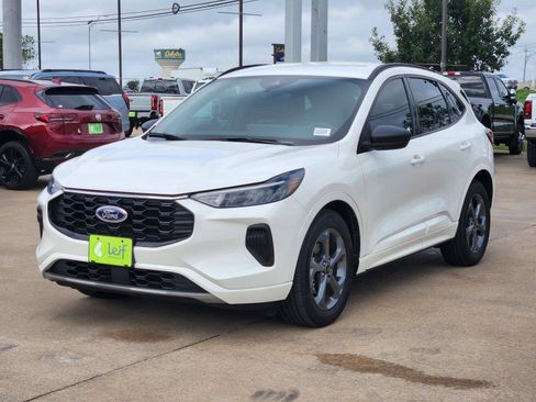 Used 2023 Ford Escape ST-Line w/ Equipment Group 301A FWD image 4