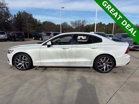 Used 2020 Volvo S60 T5 Momentum image 9