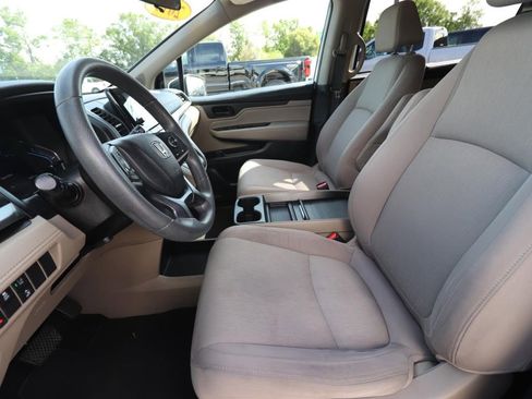 Used 2019 Honda Odyssey EX image 2