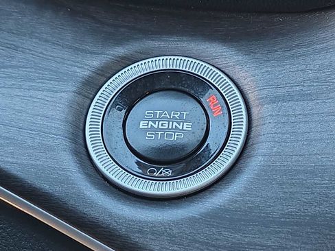 Certified 2024 Jeep Grand Cherokee L Limited w/ Black Appearance Package image 31