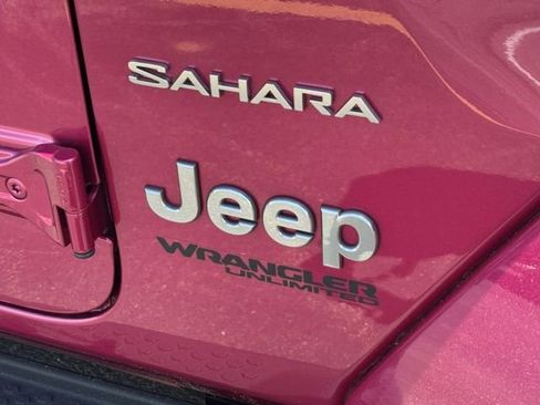 Certified 2022 Jeep Wrangler Unlimited Sahara w/ Cold Weather Group AWD/4WD image 11