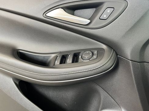 Used 2025 Buick Encore GX Preferred image 18