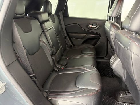 Used 2014 Jeep Cherokee Trailhawk w/ Cold Weather Group AWD/4WD image 26