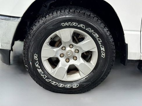 Used 2020 RAM 1500 Big Horn AWD/4WD image 11
