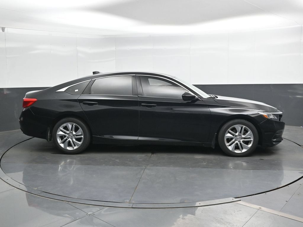 Used 2018 Honda Accord LX image 4