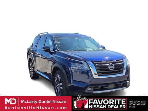 Used 2022 Nissan Pathfinder Platinum w/ Cargo Package image 1