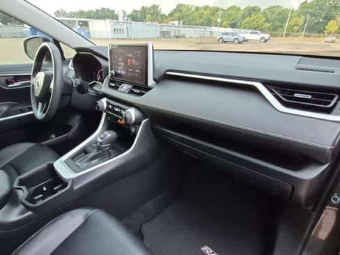 Used 2023 Toyota RAV4 XLE Premium FWD image 31