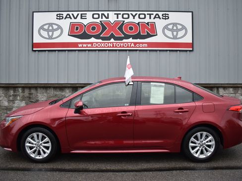 Certified 2025 Toyota Corolla LE w/ LE Premium Package FWD image 4