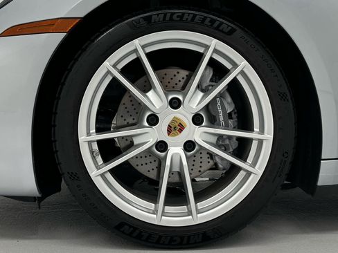 Used 2022 Porsche 911 Carrera RWD image 16