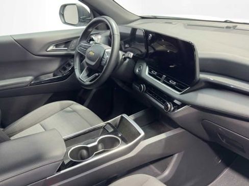 Used 2025 Chevrolet Equinox LT w/ Safety and Technology Package image 14