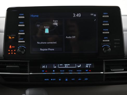 Used 2024 Toyota Sienna LE image 17