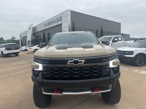 Used 2022 Chevrolet Silverado 1500 ZR2 w/ Technology Package AWD/4WD image 8