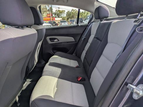 Used 2014 Chevrolet Cruze LS image 13