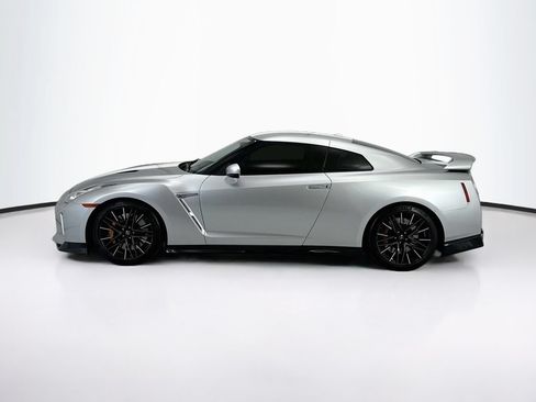 Used 2020 Nissan GT-R Premium AWD/4WD image 8